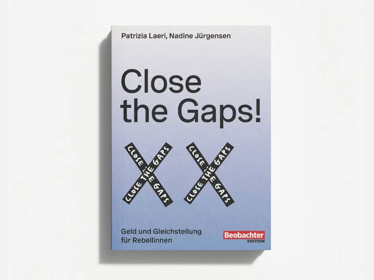 The Close the Gaps! book by Patrizia Laeri and Nadine Jürgensen for women. Financial knowledge, financial gaps, education about money.
